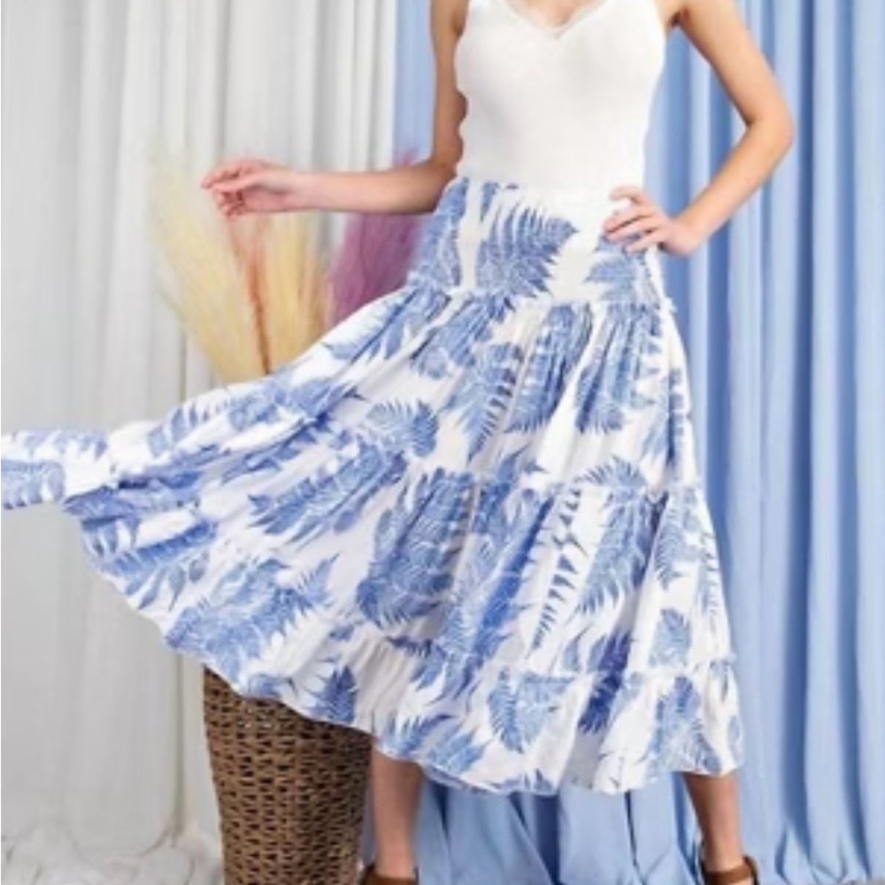 Eesome Blue and White Fern Maxi Skirt strapless dress - Picture 5 of 6